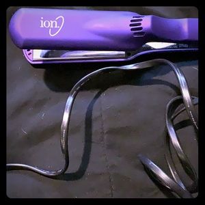 Ceramic hair straightener